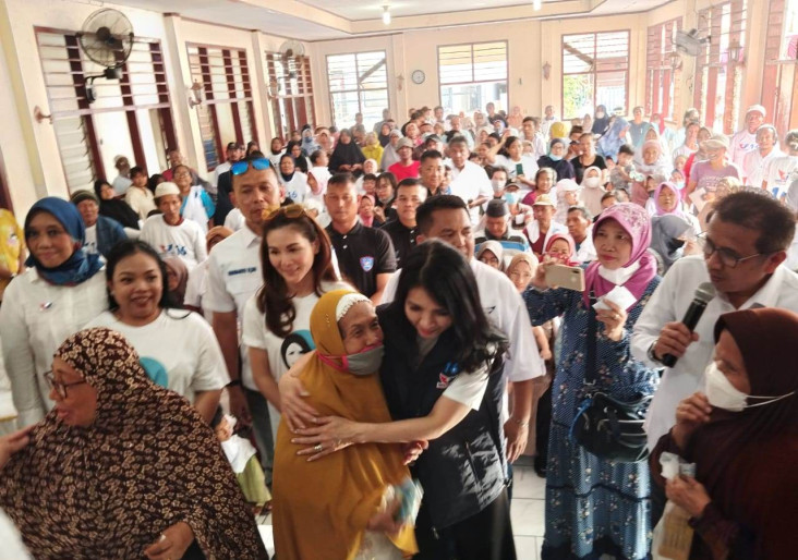 Semangati Ibu-ibu di...