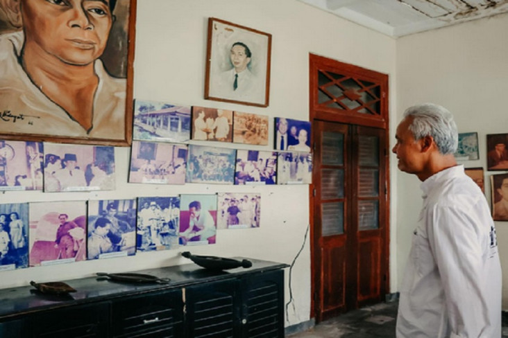 Ganjar Pranowo Kunjungi...