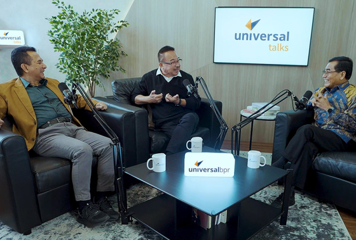 Universal Talks dan...