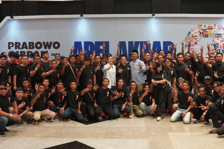 Relawan KamiBerdiri...