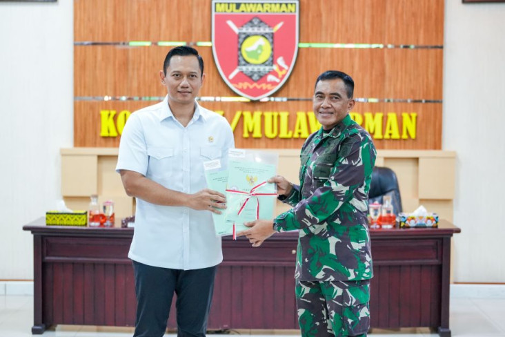Kembali ke Almamater,...