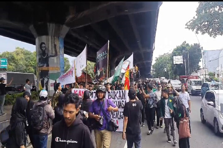 Aksi Rawamangun Bergerak,...
