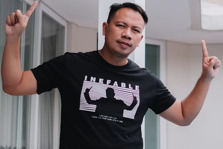 Vicky Prasetyo Hadirkan...