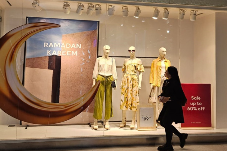 Sambut Hari Raya Idul...