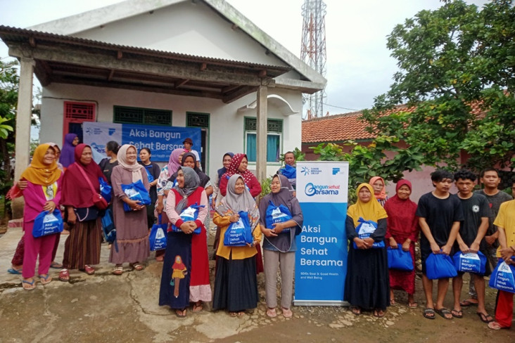 Berbagi Kebahagiaan...