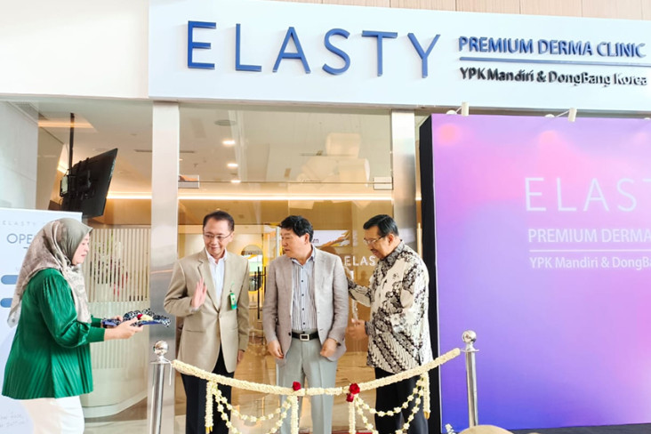 Resmi Dibuka, Elasty...