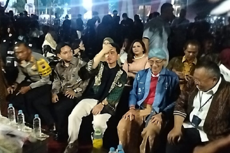Sandiaga dan Gibran...