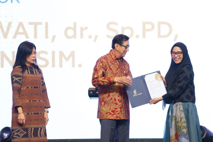 Dr. Purwati, Ahli Stem...