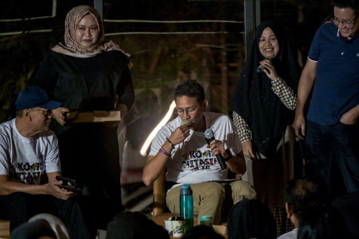 Cara Sandiaga Uno Angkat...