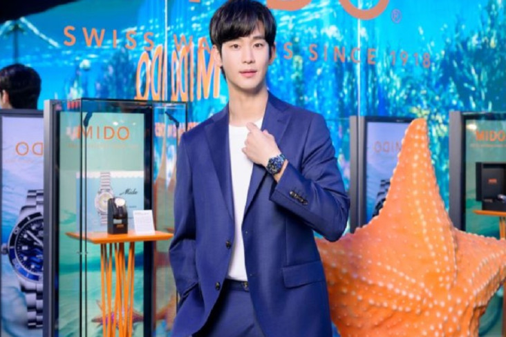 Kim Soo Hyun Tampil...