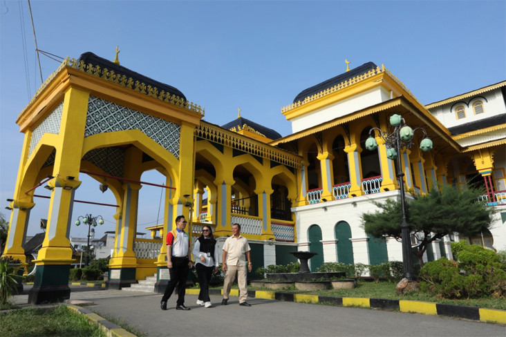 Istana Maimoon Makin...