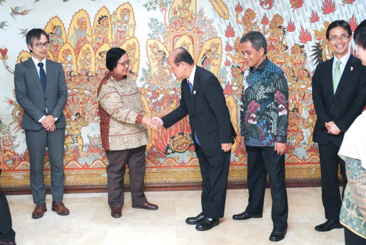 Dikunjungi Delegasi...