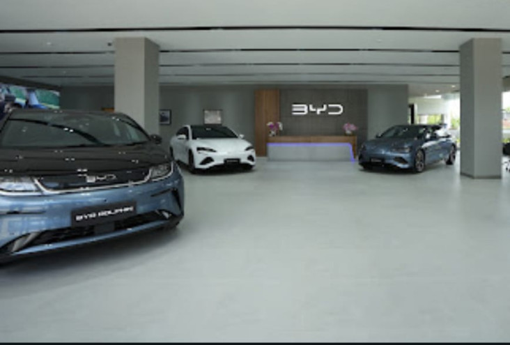 BYD Buka Dealer Pertama...