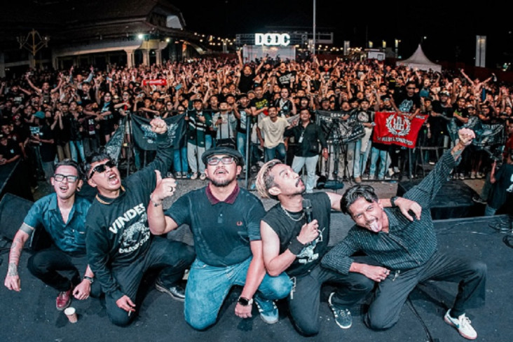 Jadi Inspirasi, Rebellion...