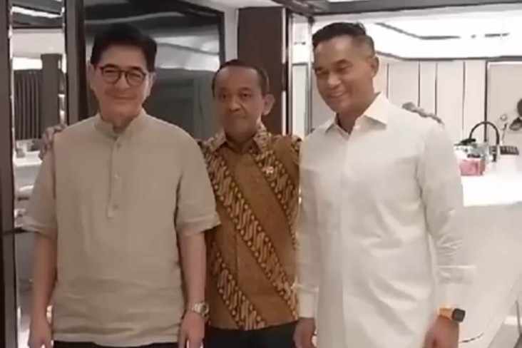 Titik Terang Dualisme...
