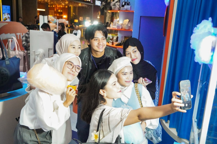 Booth Pop-Up dan Live...