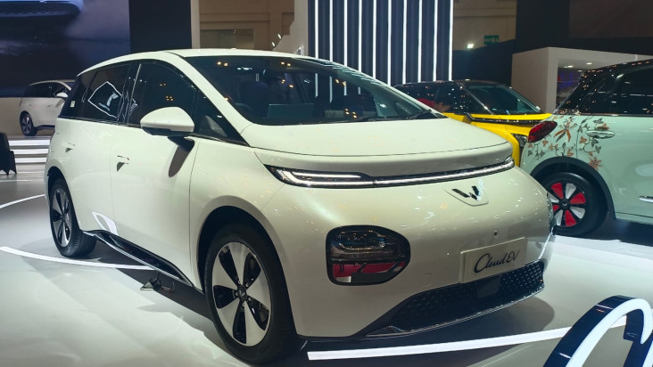 Fitur-fitur Mobil Listrik...