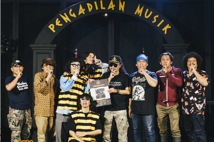 Rekam Jejak Band Dongker...