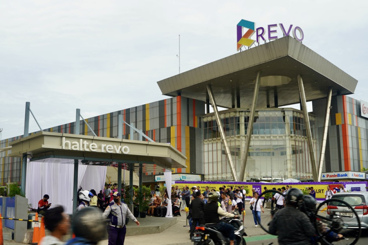Revo Mall Luncurkan...