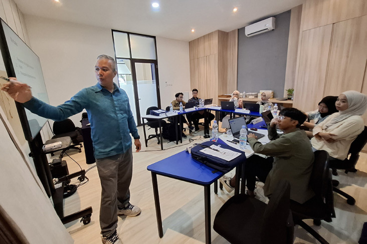 Mendukung Pertumbuhan...