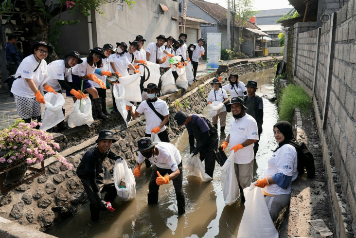 Rayakan HUT Ke-129,...