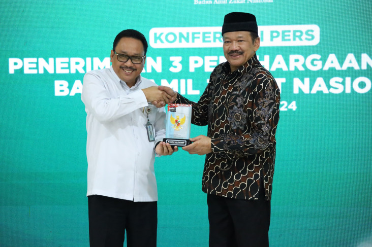 BAZNAS RI Raih Penghargaan...