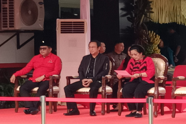 Hadiri HUT Ke-52 PDIP,...