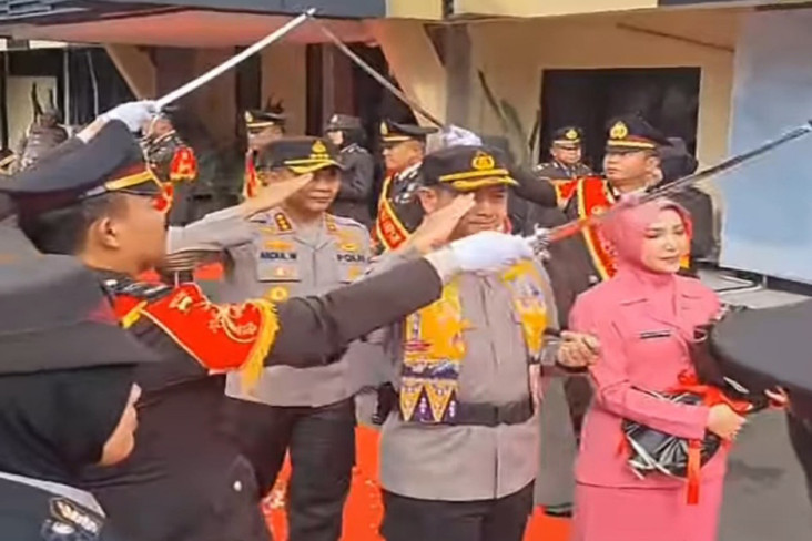 Kombes Arya Perdana...