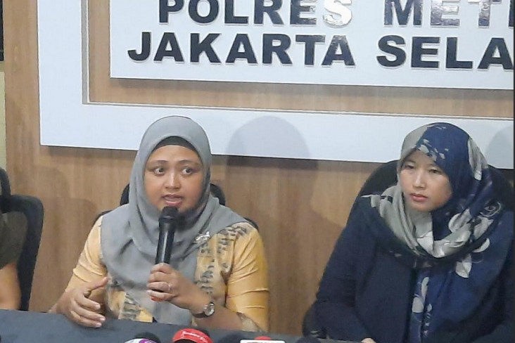 Kabur dari Rumah Aman,...