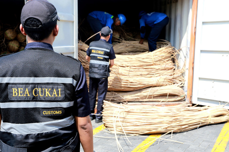 Sepak Terjang Bea Cukai...