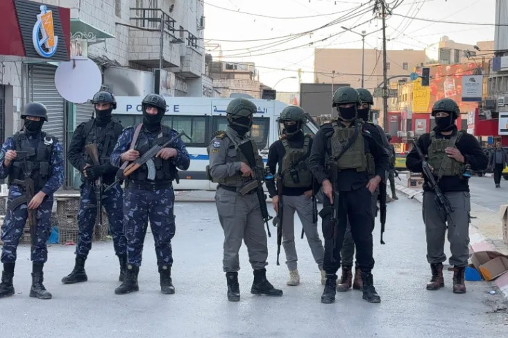 Pasukan Otoritas Palestina...