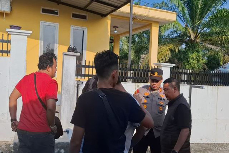 Edan! Suami di Riau...
