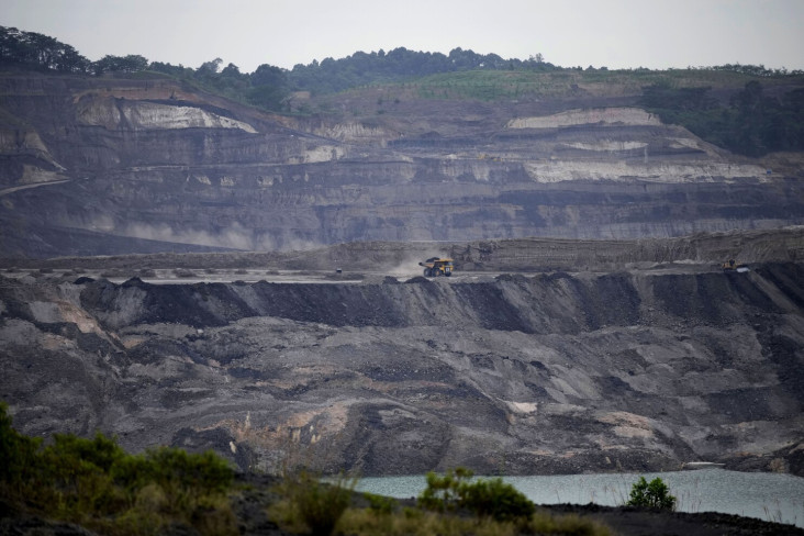 Indonesia Pangkas Produksi...