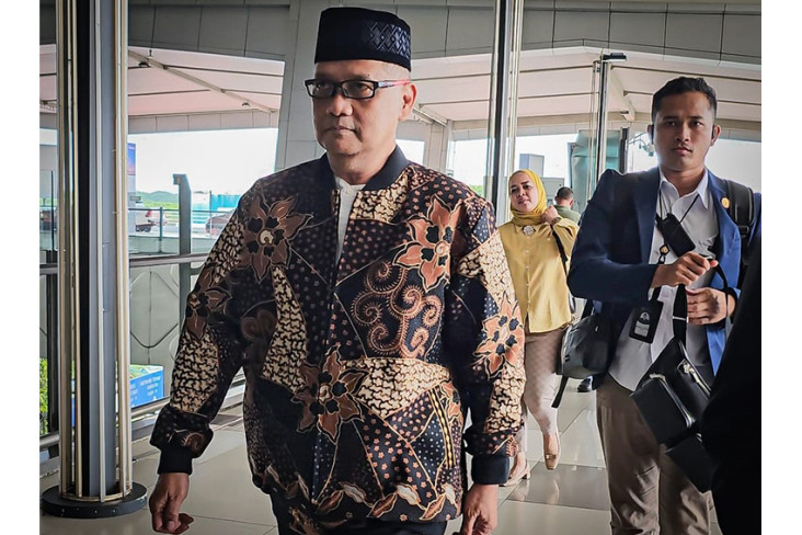 Gus Irfan Terbang ke...
