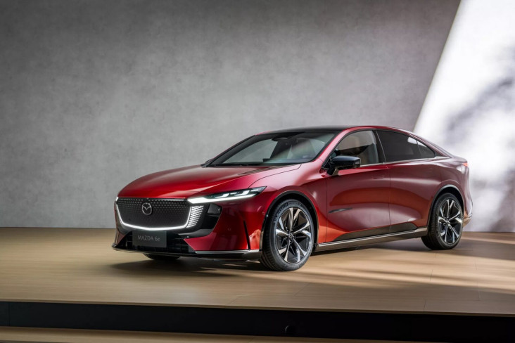 Mazda Memperkenalkan...