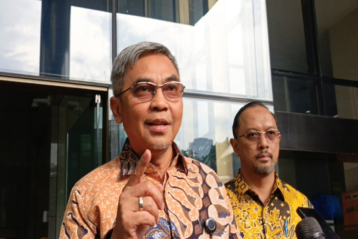 Hasto Tak Ditahan KPK...