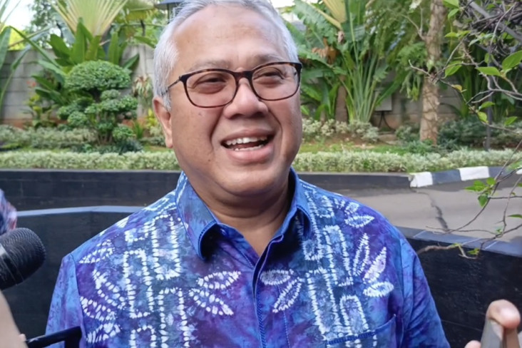 Penuhi Panggilan KPK,...
