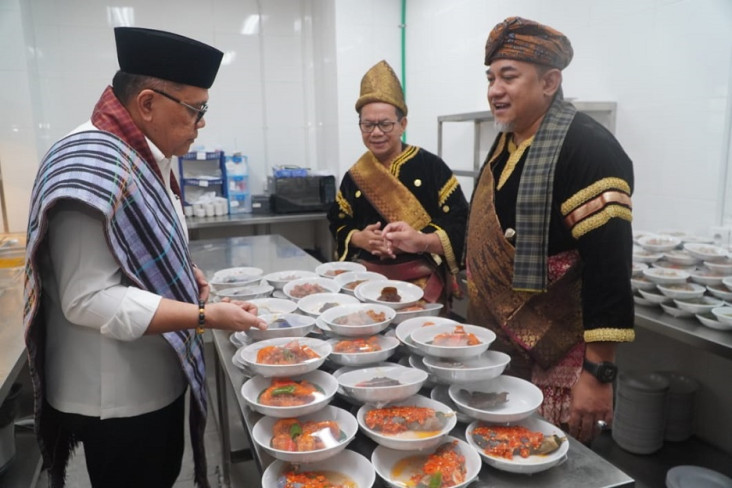 Buka di Pulo Gadung,...