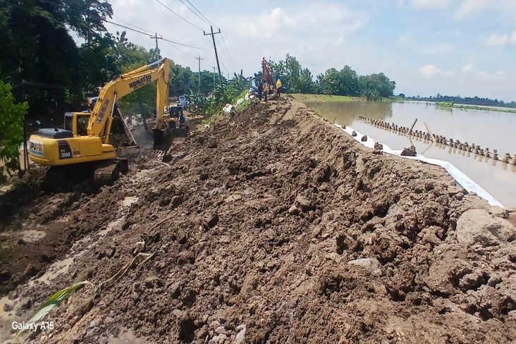 Banjir Rendam 98 Desa...