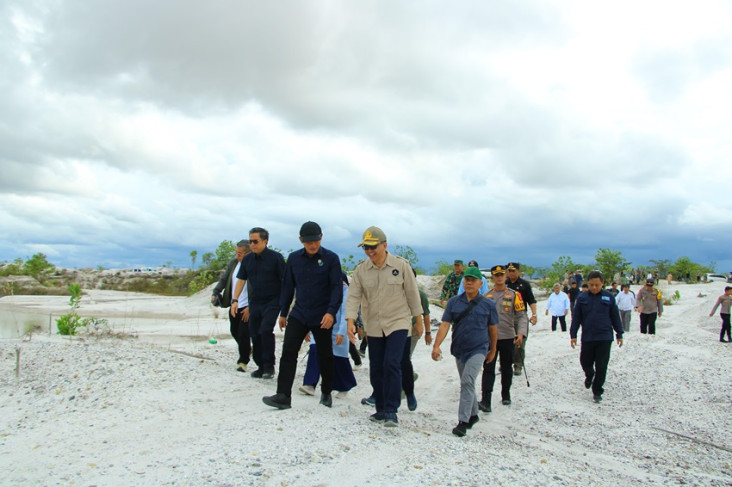 Menteri LH Hanif Faisol...