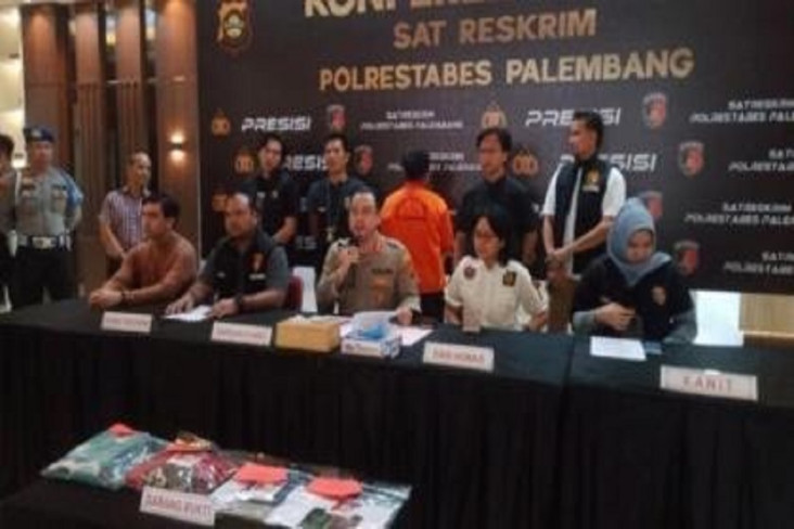 Motif Suami Sekap Istri...