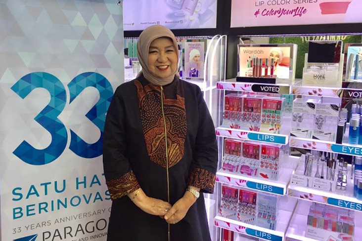 Profil Nurhayati Subakat,...