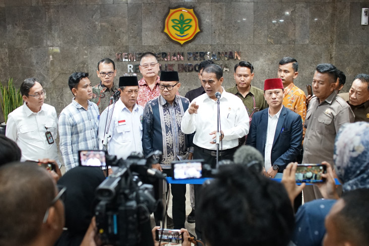Tuntaskan Konflik Petani...