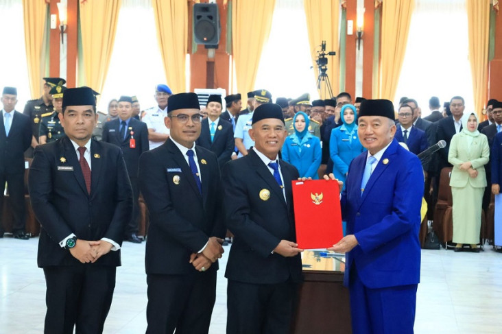 Bupati dan Wabup Kotabaru...