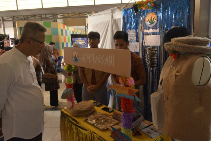 Pameran STEAM SMA Labschool...