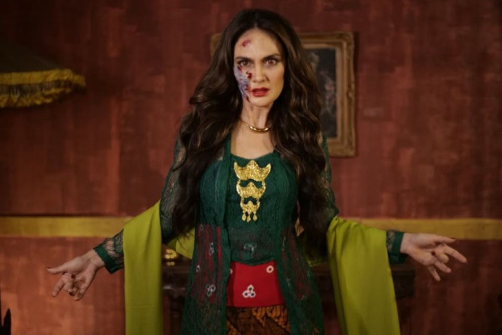 Luna Maya Hadapi Teror...