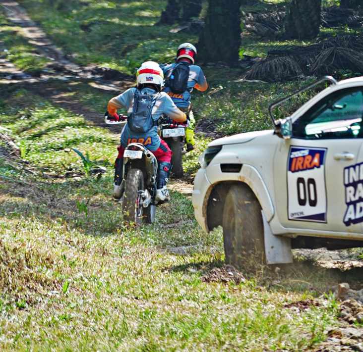 Ajang Rally Mobil dan...