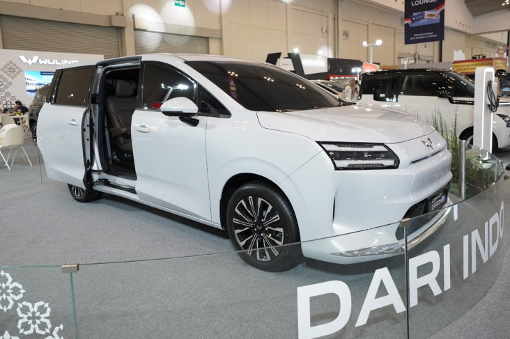 6 Mobil Listrik Wuling...