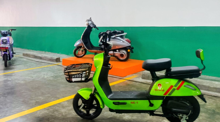 Kendaraan Listrik Serbu...