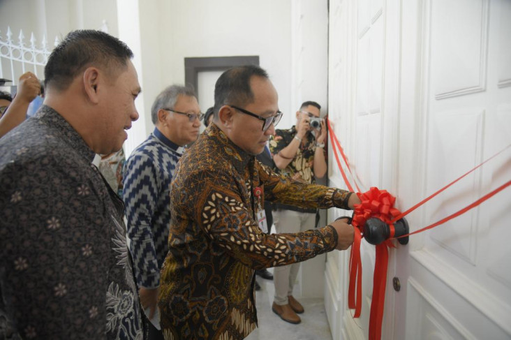 Wakil Wali Kota Resmikan...